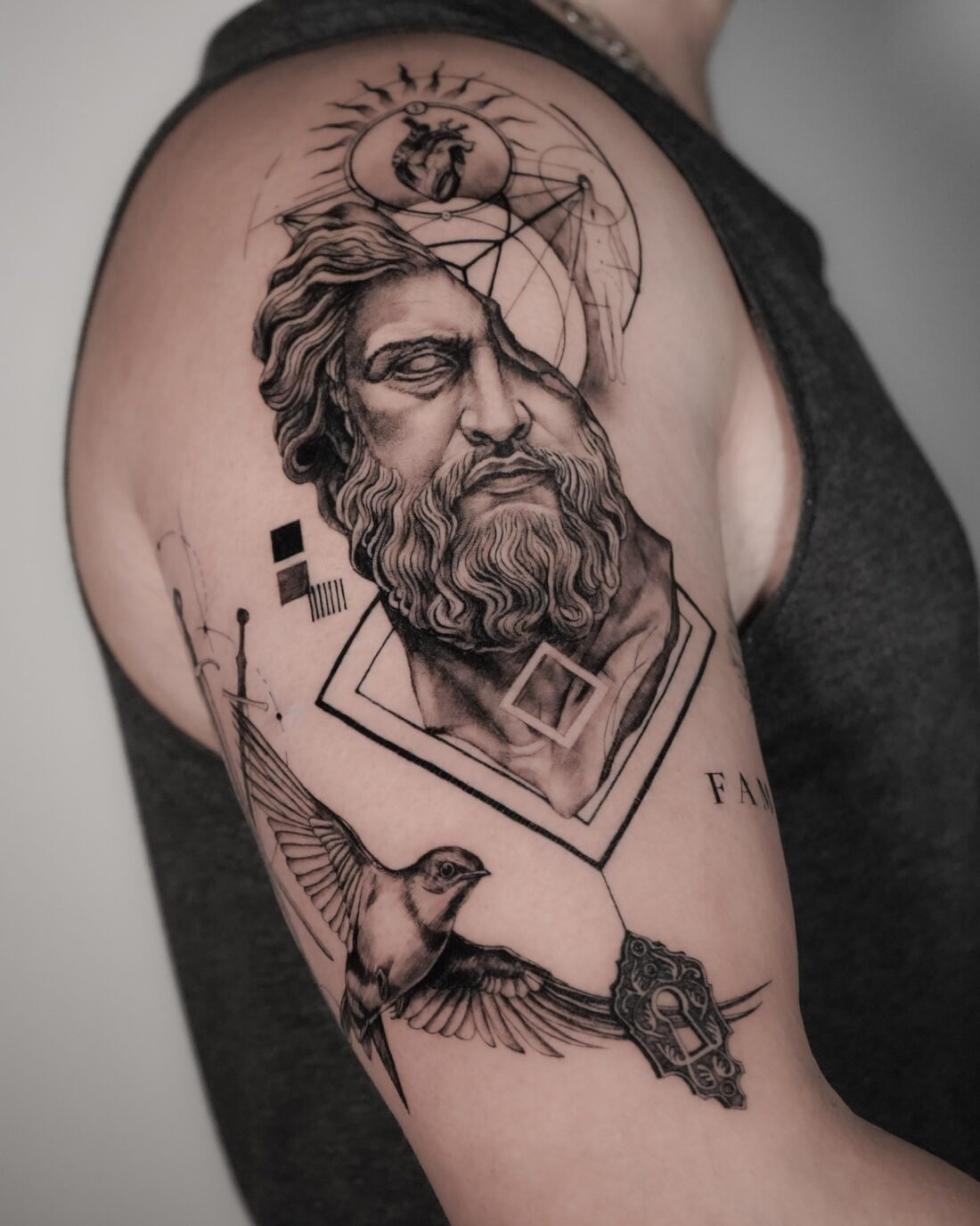 Clásico, tatuaje de Elena Navarro en Valencia